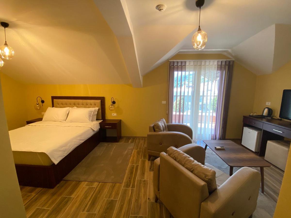 Hotel Kolonja'S Дебар Екстер'єр фото
