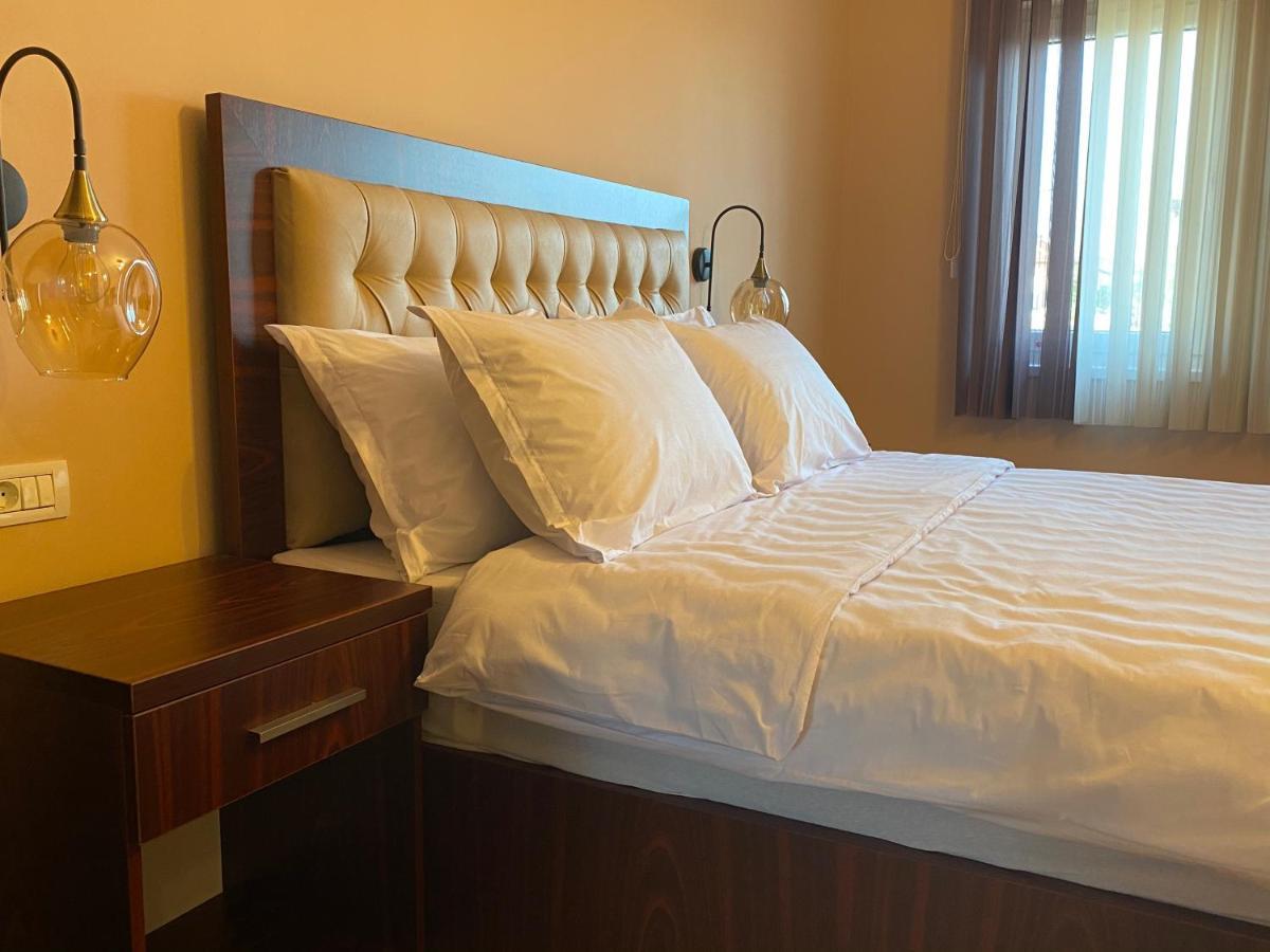 Hotel Kolonja'S Дебар Екстер'єр фото