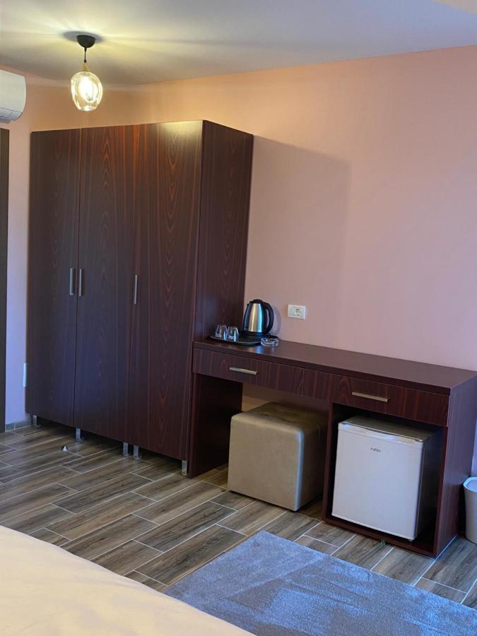Hotel Kolonja'S Дебар Екстер'єр фото