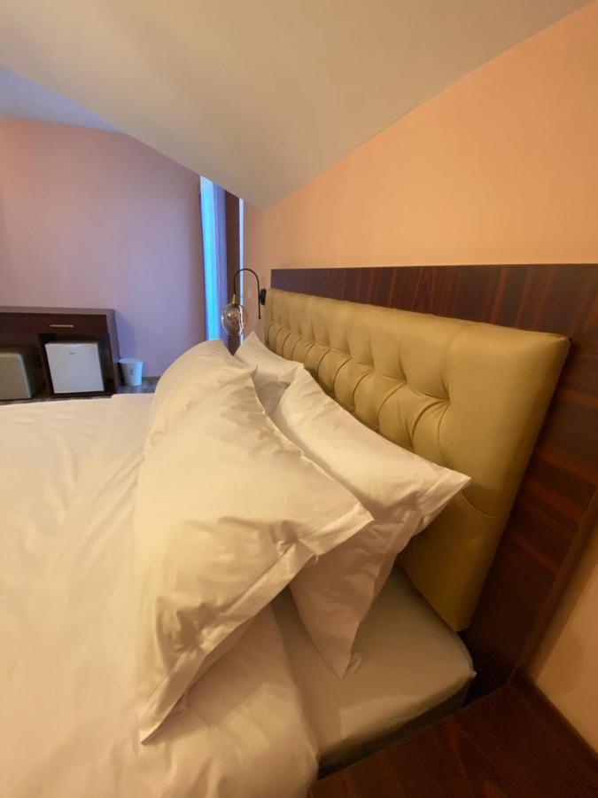 Hotel Kolonja'S Дебар Екстер'єр фото