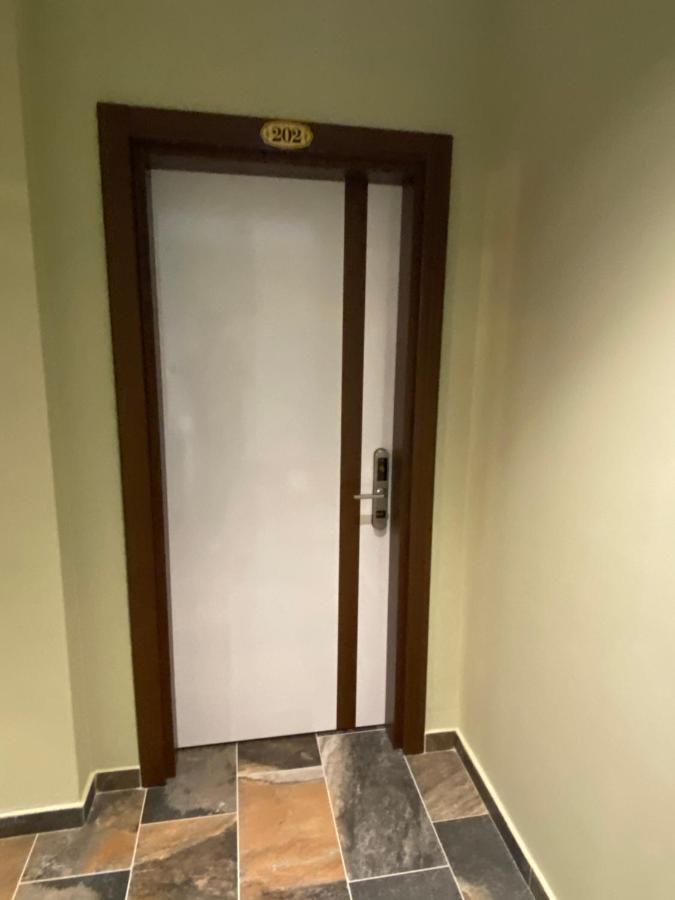 Hotel Kolonja'S Дебар Екстер'єр фото